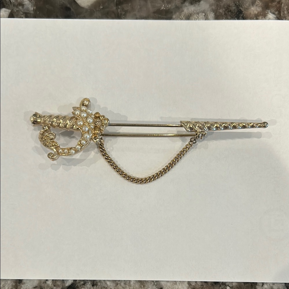 Elegant Vintage Gold Sword Brooch